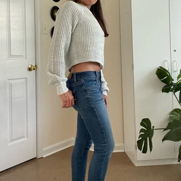 Forever 21 cropped sweater. - Picture 2 of 4
